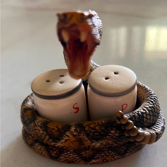 Snake Salt and Pepper Shaker Holder - Picture 2 of 7